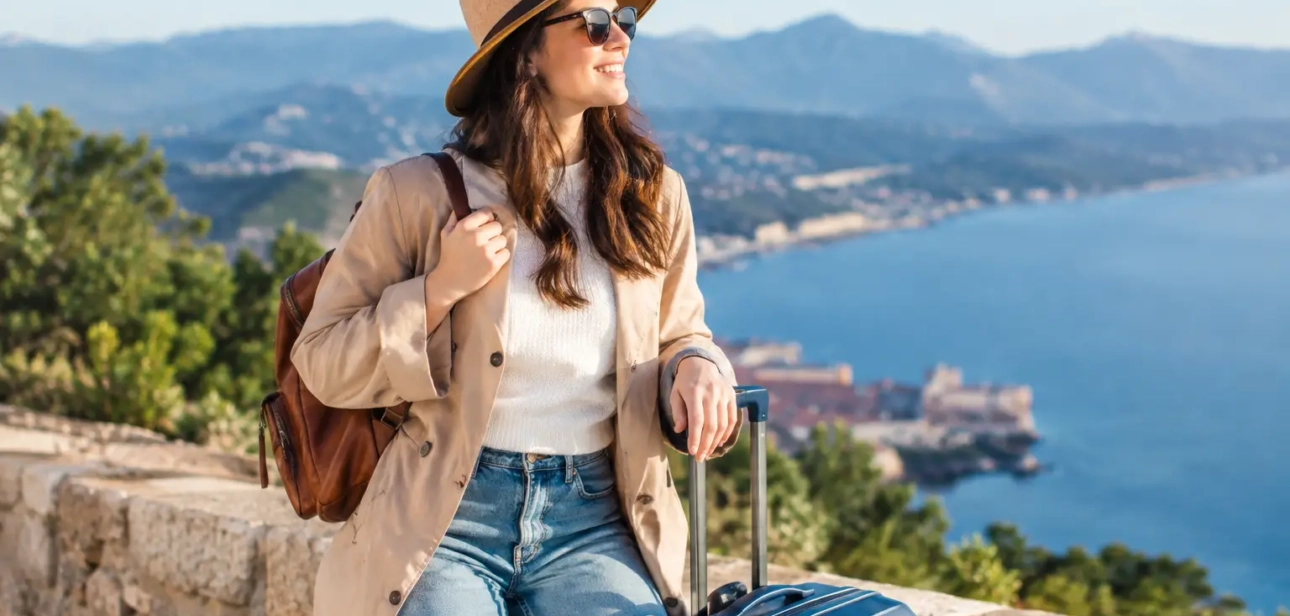 What to Wear on a Weekend Getaway This Season